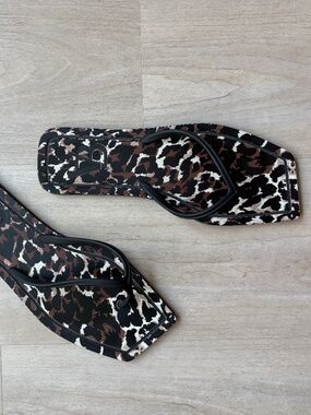 Veronica Beard Analee Flip Flops